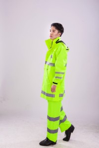 Green Reflective Safety Suit